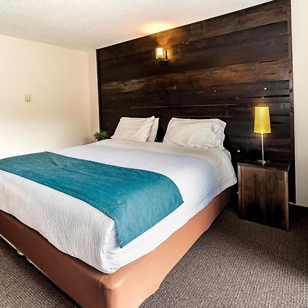 הנטסוויל 3 Pines Lodge Muskoka מראה חיצוני תמונה