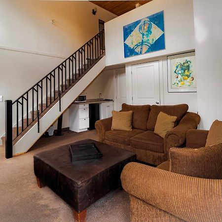 הנטסוויל 3 Pines Lodge Muskoka מראה חיצוני תמונה