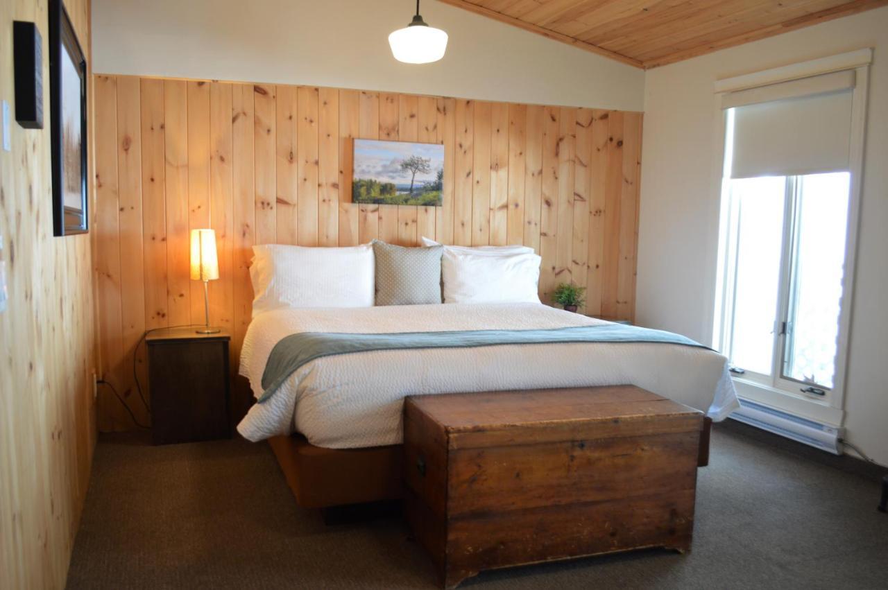 הנטסוויל 3 Pines Lodge Muskoka מראה חיצוני תמונה