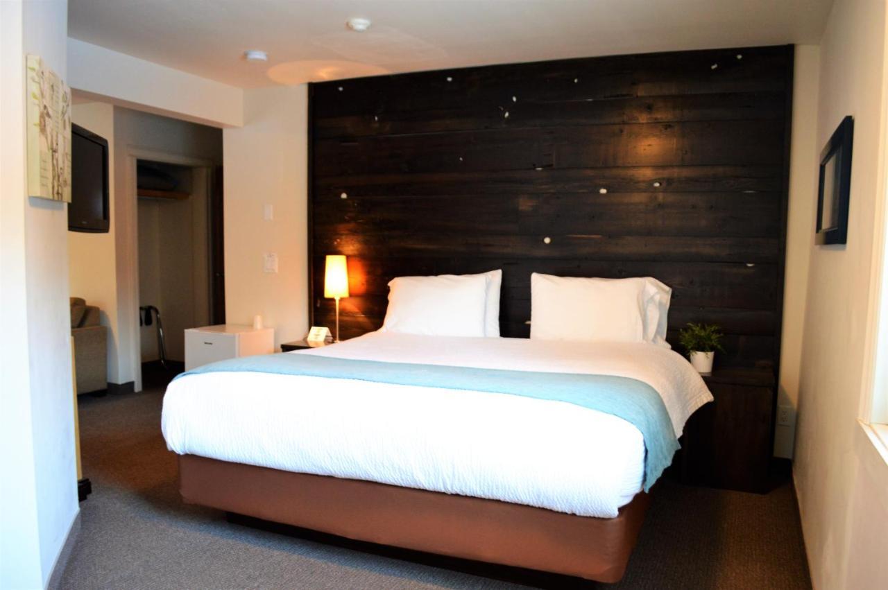 הנטסוויל 3 Pines Lodge Muskoka מראה חיצוני תמונה