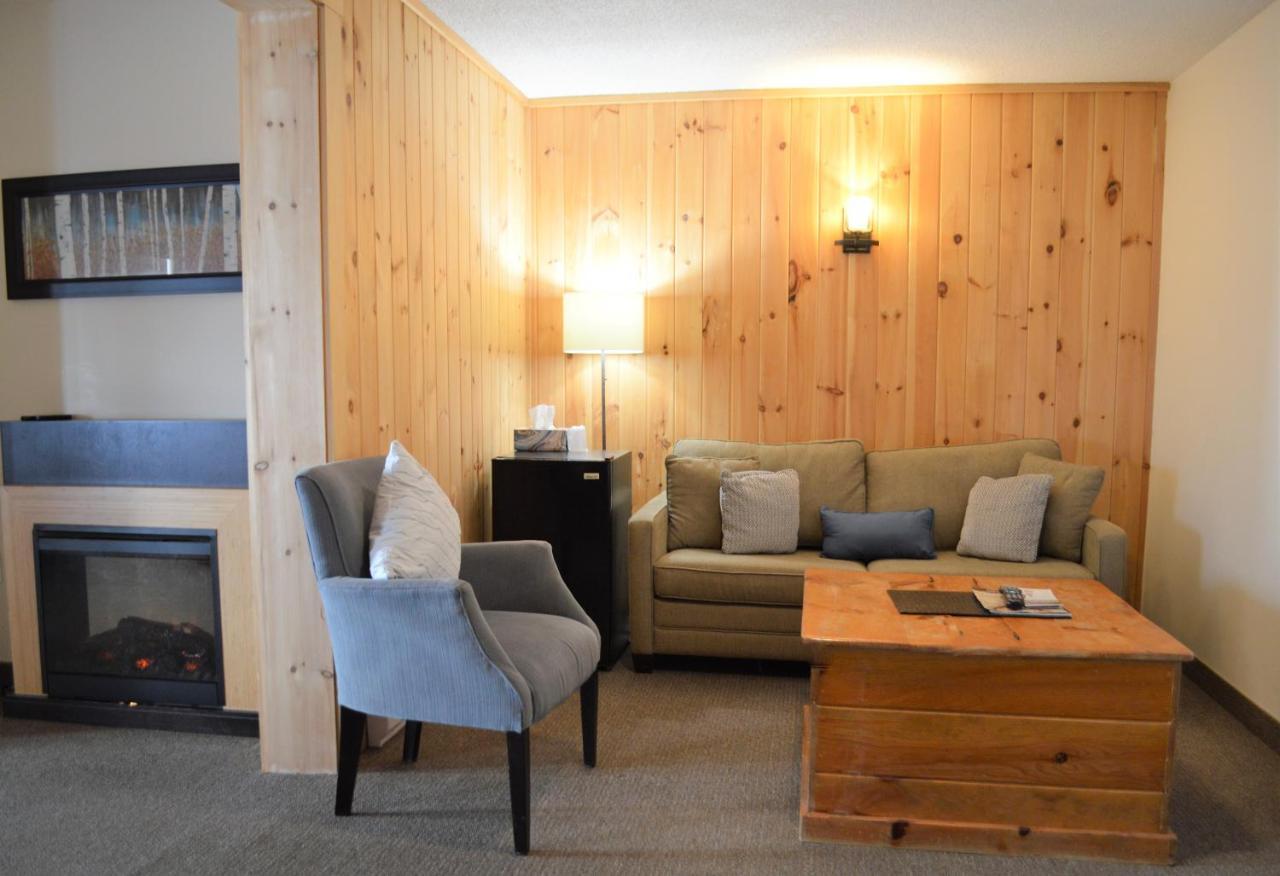 הנטסוויל 3 Pines Lodge Muskoka מראה חיצוני תמונה