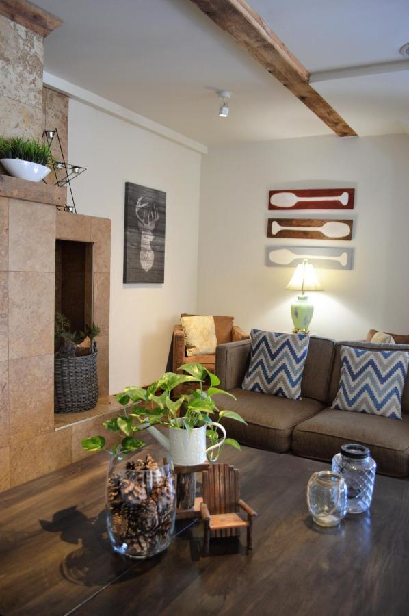 הנטסוויל 3 Pines Lodge Muskoka מראה חיצוני תמונה