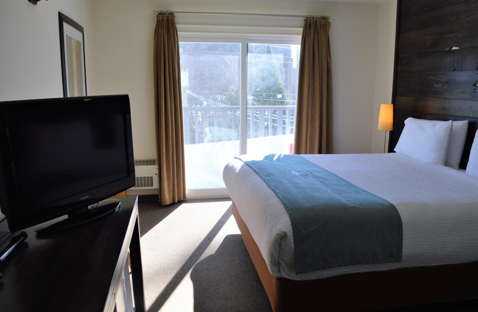 הנטסוויל 3 Pines Lodge Muskoka מראה חיצוני תמונה