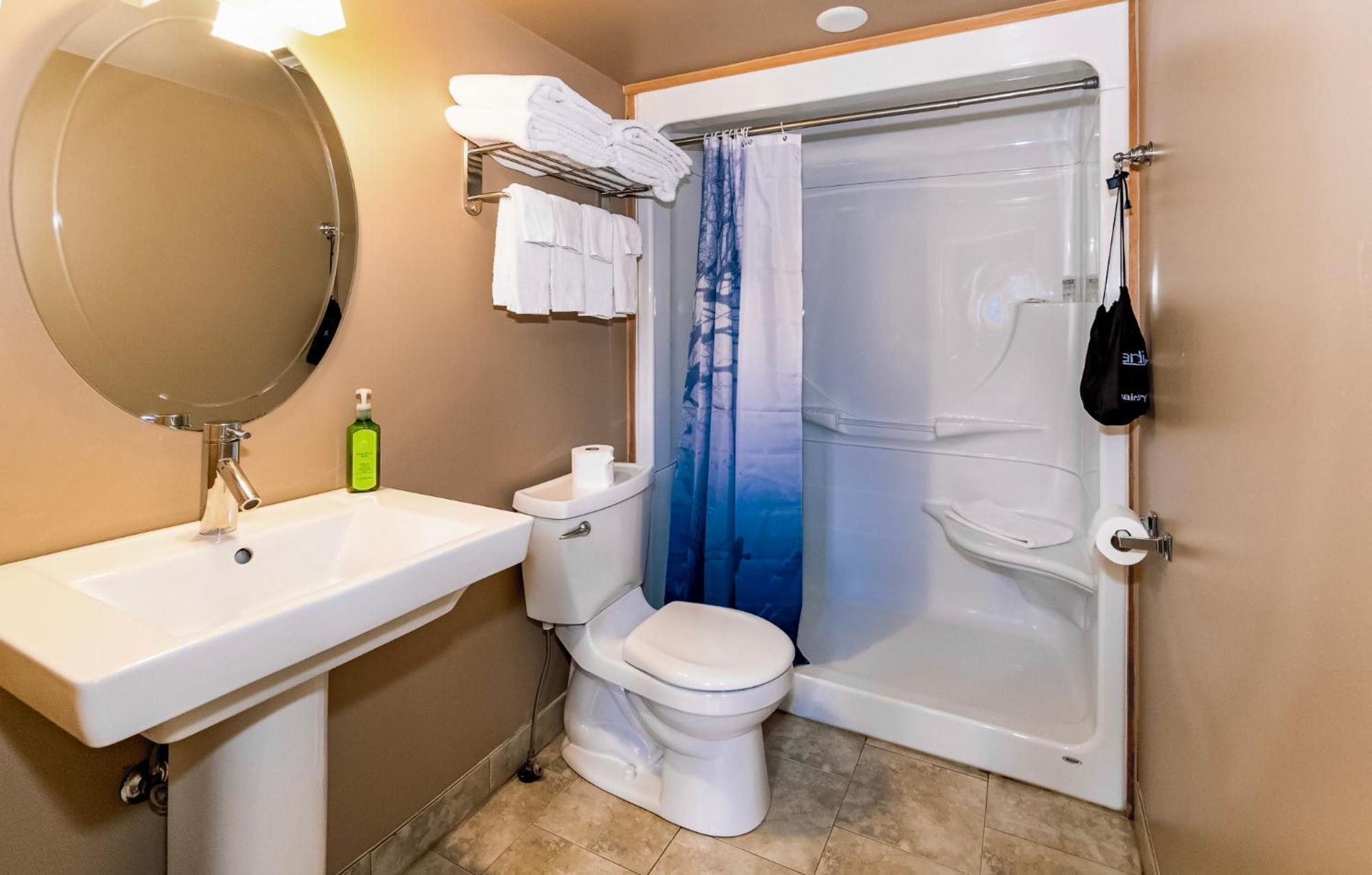 הנטסוויל 3 Pines Lodge Muskoka מראה חיצוני תמונה