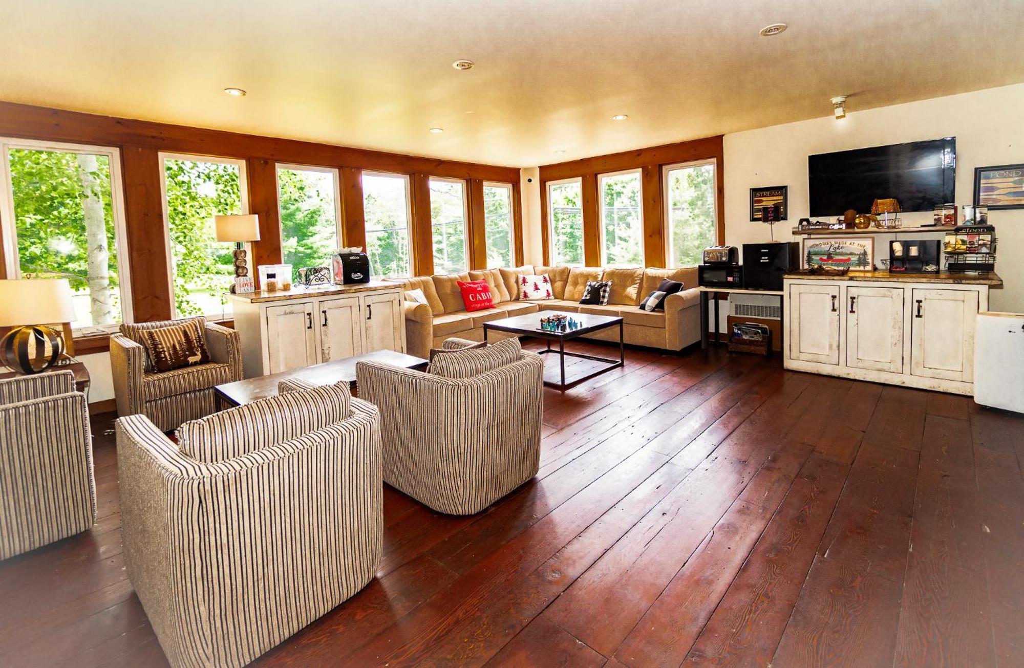 הנטסוויל 3 Pines Lodge Muskoka מראה חיצוני תמונה