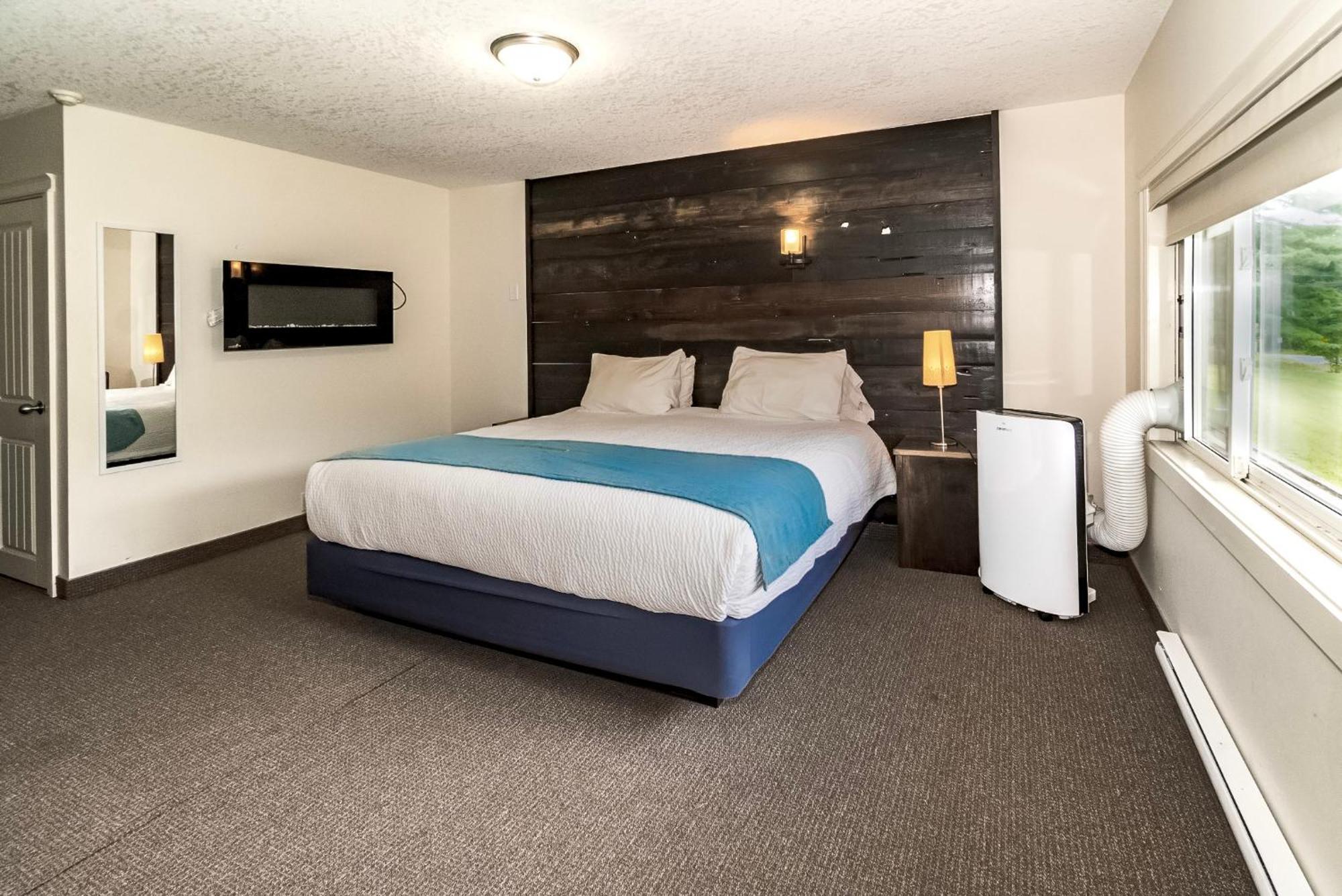 הנטסוויל 3 Pines Lodge Muskoka מראה חיצוני תמונה