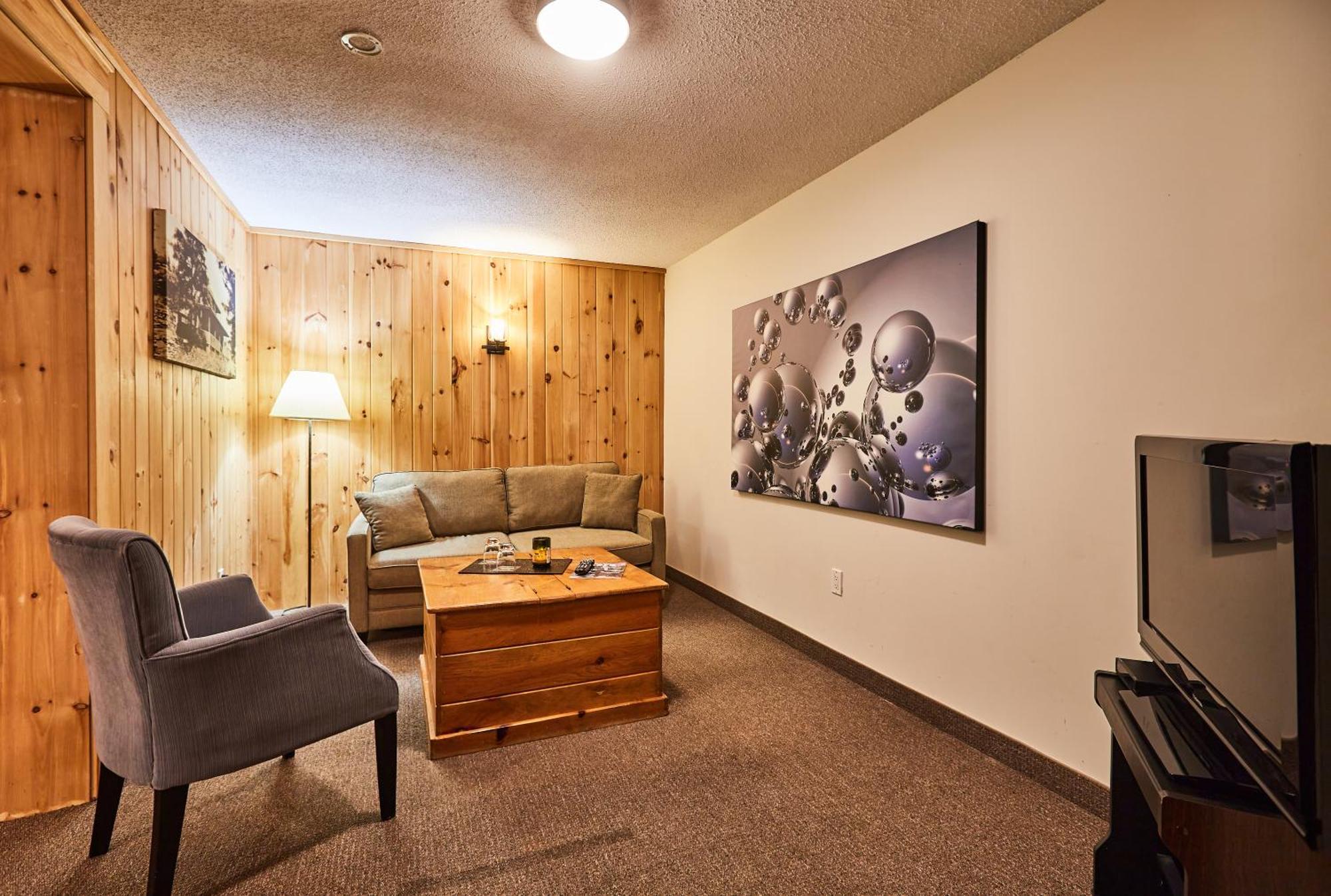 הנטסוויל 3 Pines Lodge Muskoka מראה חיצוני תמונה
