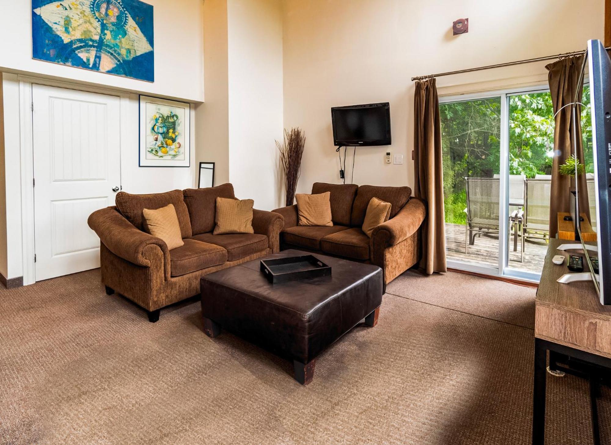 הנטסוויל 3 Pines Lodge Muskoka מראה חיצוני תמונה