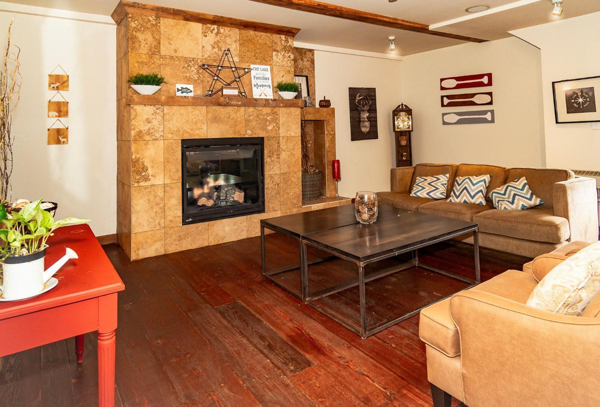 הנטסוויל 3 Pines Lodge Muskoka מראה חיצוני תמונה
